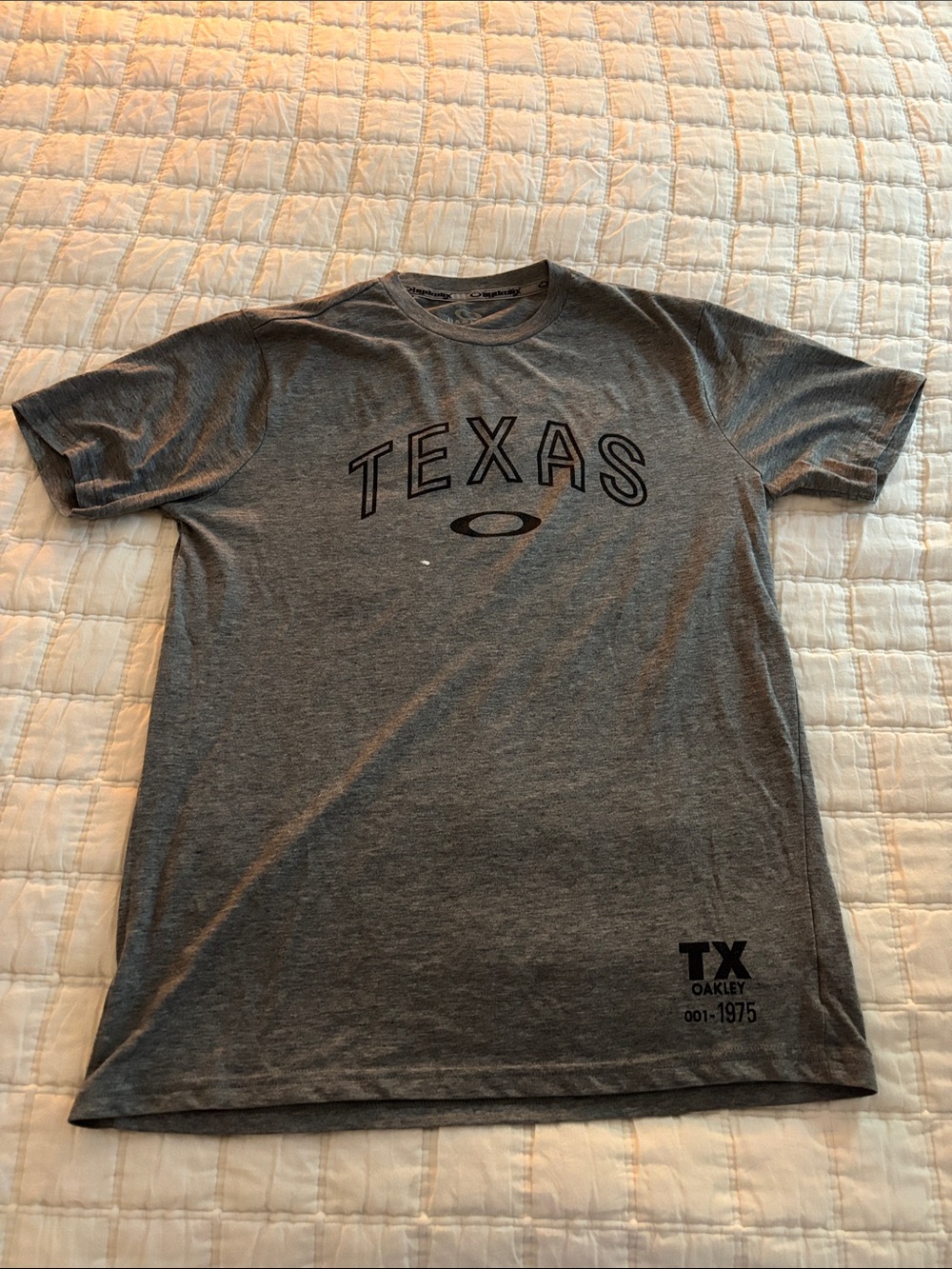 Oakley Gray 'TEXAS' Graphic Short Sleeve Tee